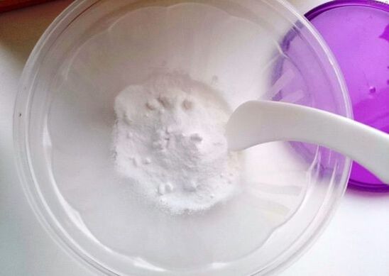 baking soda to treat nail fungus